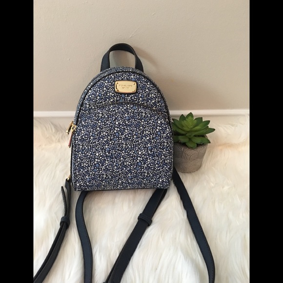 LAST ONE! NWT Michael Kors Abbey XS Backpack - Picture 2 of 8